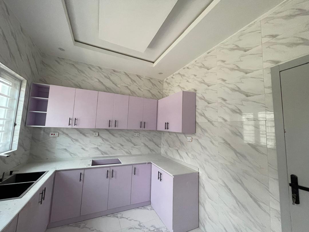 Luxury 3-Bedroom Bungalow - Image 3